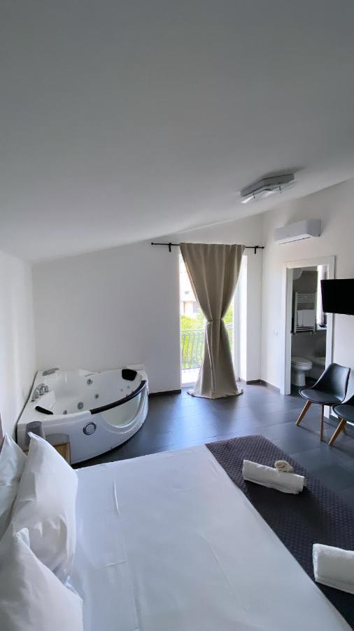 Habitat Luxury Suites Bellona Ngoại thất bức ảnh